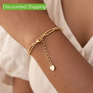 Elegant Gold Paperclip Design With Heart Charm Bracelet